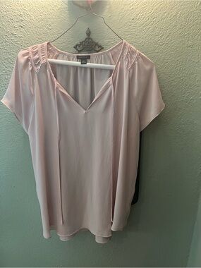 Ann Taylor Blush V-Neck Short Sleeve Tie Blouse